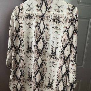 Astylish Women Button Down Snake Print 3 4 Tab Sleeve Tunic Blouse